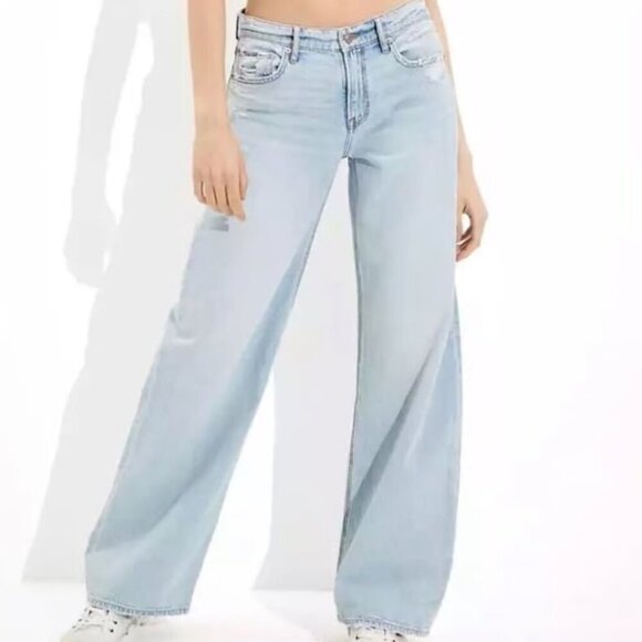 American Eagle Outfitters Denim - SOLD - NWT American Eagle Low Rise Skater Jeans Size 18 (34W) Ice Blue